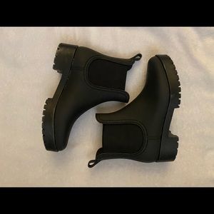 Black Chelsea boot